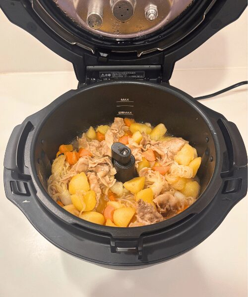 オートクッカービストロで肉じゃがができあがり