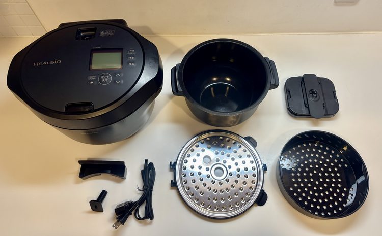ホットクックKN-HW24Hを分解して全パーツを並べたところ
